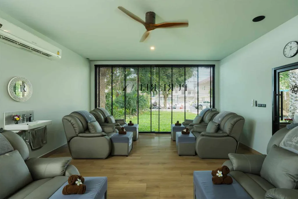 pure relax spa phangan foot massage